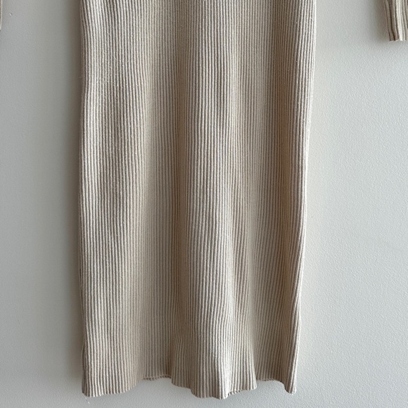 Almost Famous Ribbed Bodycon Long Sleeve Button Down V-Neck Midi Dress, Medium - Picture 4 of 13